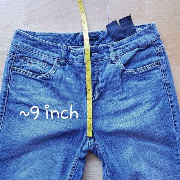 Tommy Hilfiger Capris Jeans - Picture 6 of 7